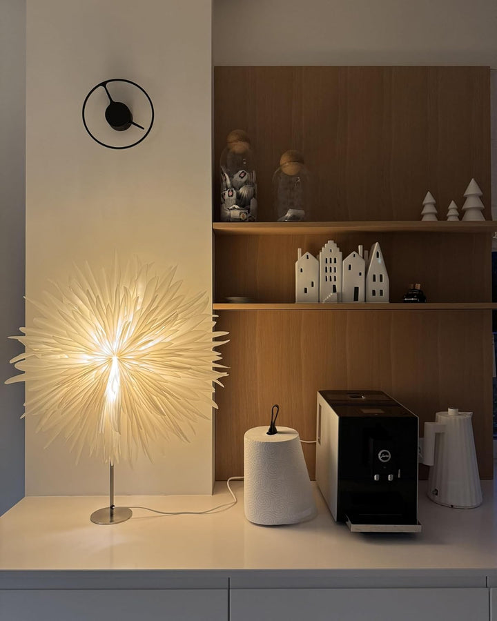 Beliani Dekorative Lampe Schneeflocke Stern Handgemachtes Papier und Eisen Weihnachtsdeko Weiss Sato