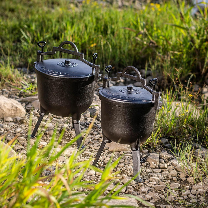 KADAX Jagdkessel 10L, Gusseisen Kochtopf mit Füssen, Schmortopf aus Gusseisen, Dutch Oven für Garten