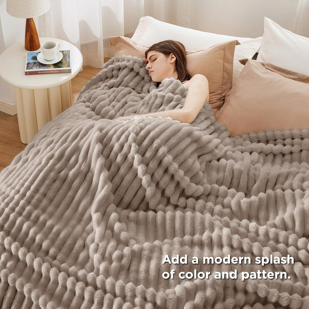 BEDSURE kuscheldecke 220x240 für Zimmer Deko - Tagesdecke, Wolldecke & Fleecedecke, Sofadecke, Weich