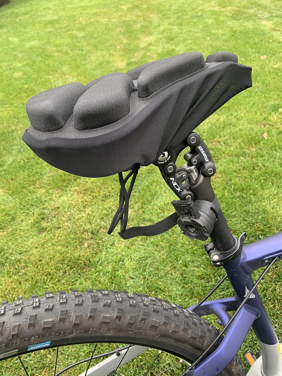 SoftAirSeat Bike - Fahrradfahren ohne Schmerzen - Sattelüberzug mit dynamischen Luftpolstern Breit M