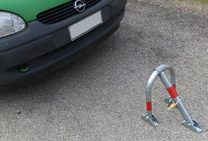 SNS SAFETY LTD Parkplatzsperre Klappbar, aus verzinktem Stahlrohr 32 mm, mit 3 Beinen, Vorhängeschlo