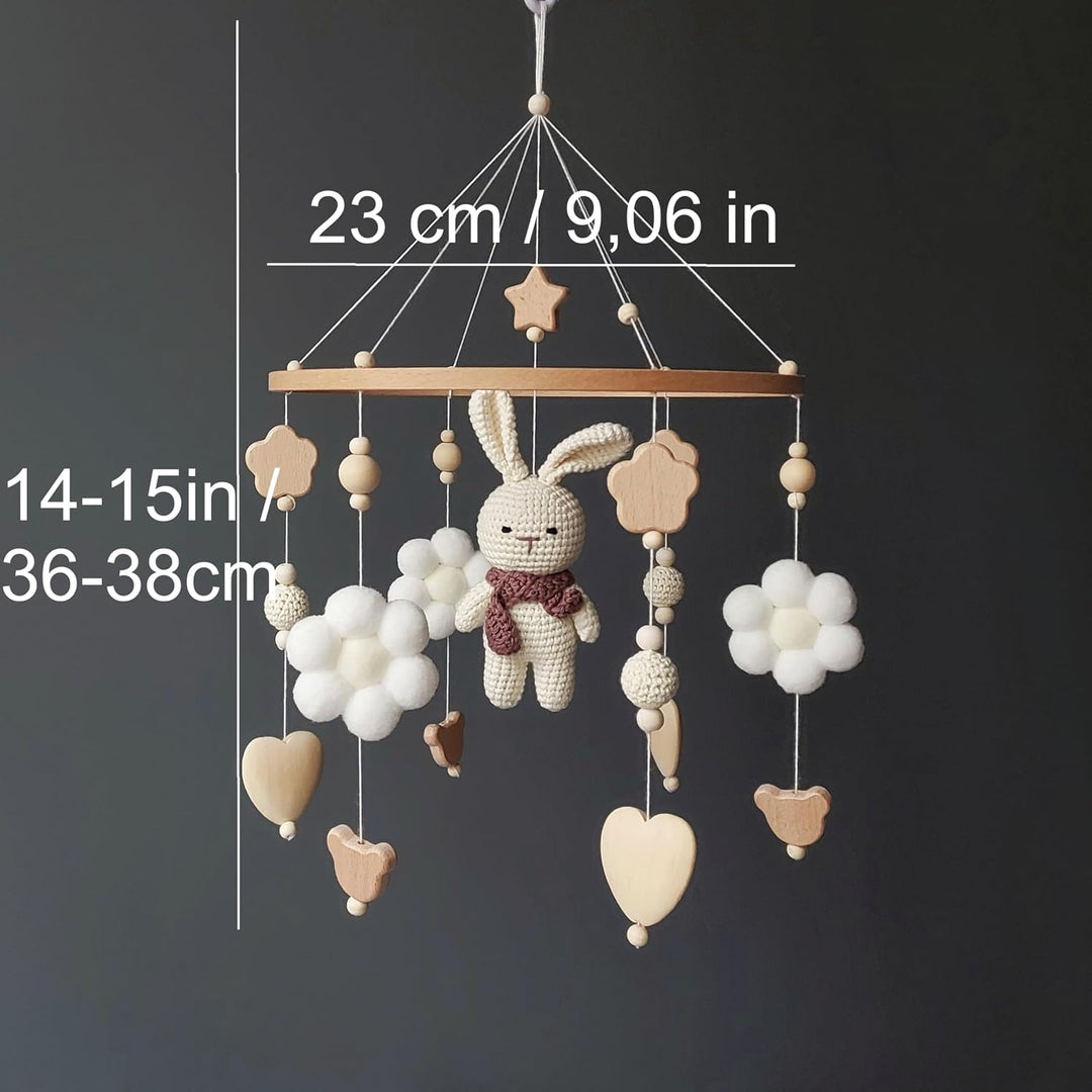 Gehäkeltes Baby Mobile Hase – Mädchen Krippen Deko aus Holz, Crochet Bunny Babybett-Anhänger, Neutra