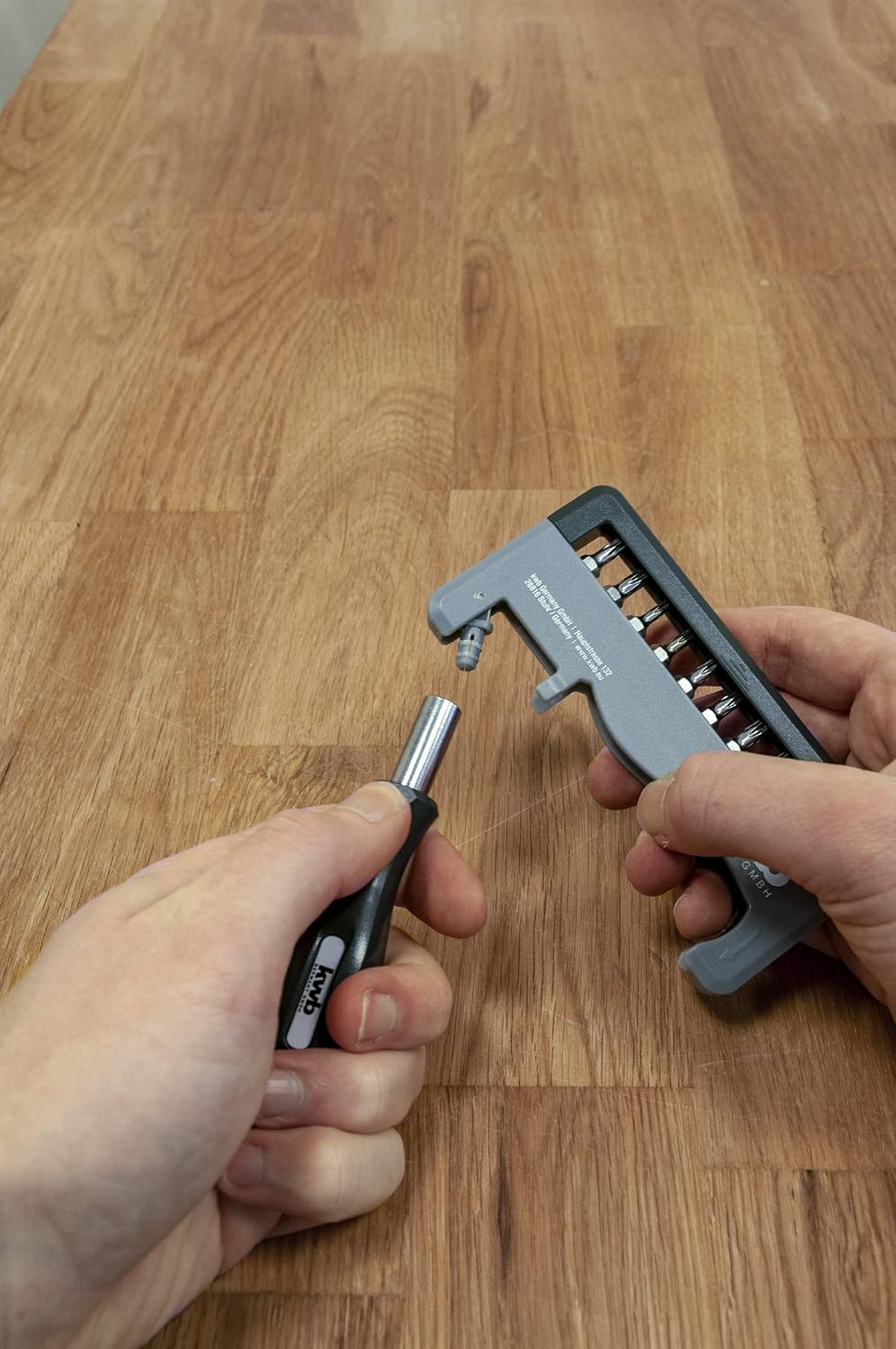 kwb Bit-Box im Taschen-Format, Torx T-10, 15, 20, 25, 30, 40 + Tamper-Torx TT-20 u. 25 inkl. Bit-Hal