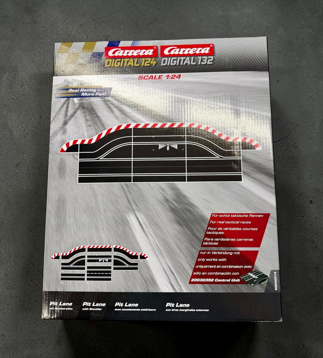 Carrera Pit Lane with Shoulder
