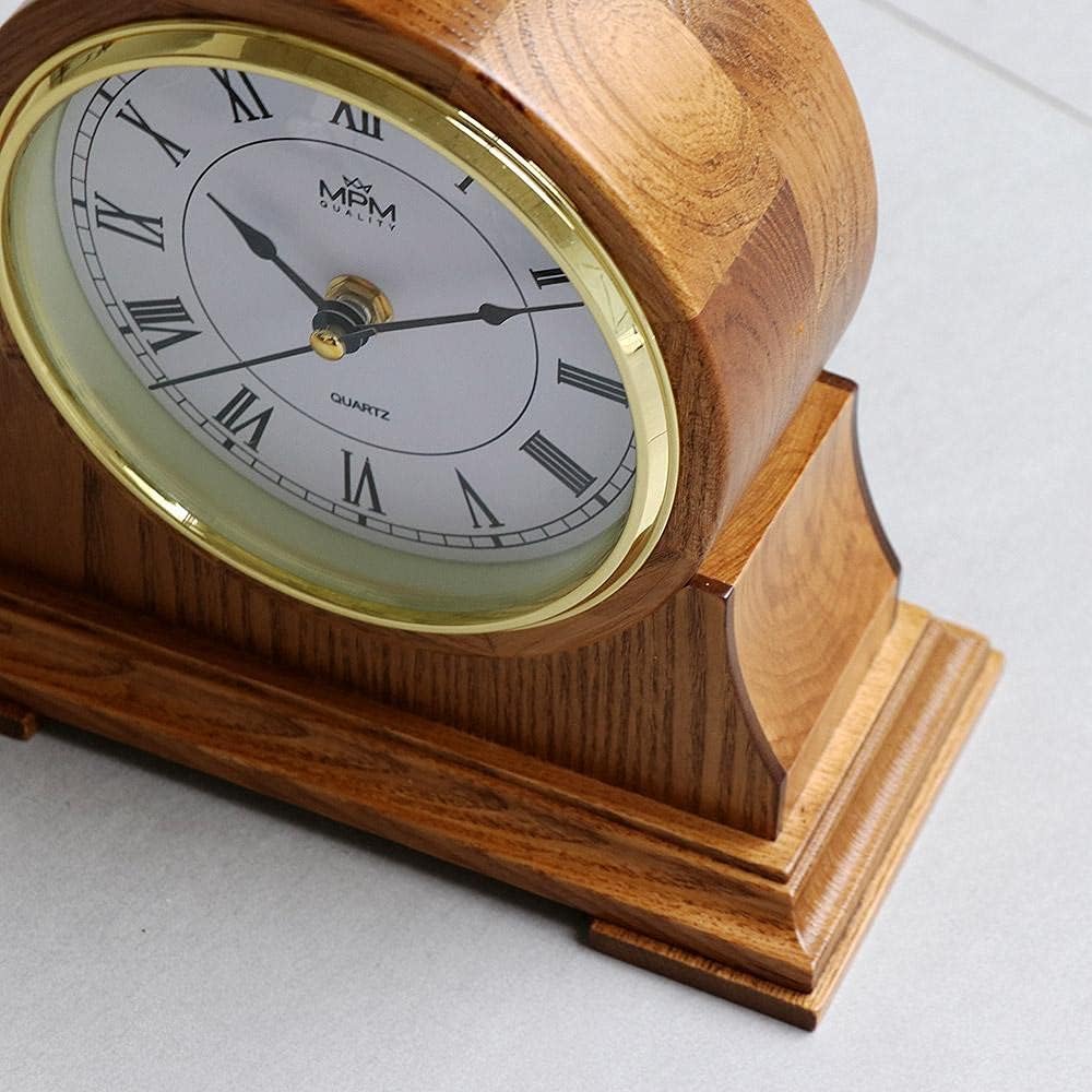 MPM Quality Retro Wood Tischuhr, Braun, Traditionelle und Elegante Holztischuhr, Römischen Ziffern,