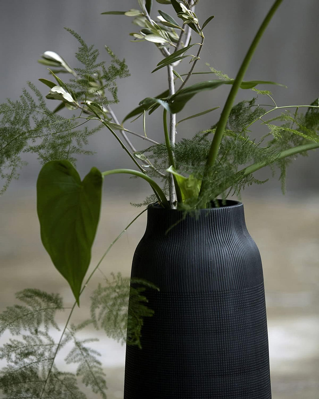 House Doctor Vase Groove, 15 x 15 cm, schwarz
