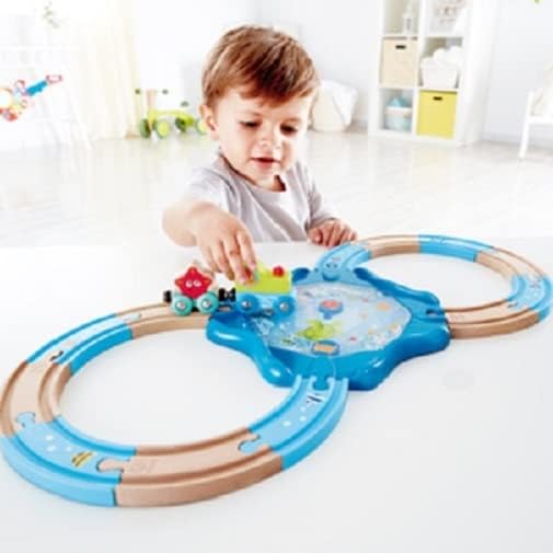 Hape E3827 - Holzschienen Unterwasserwelt, Eisenbahn