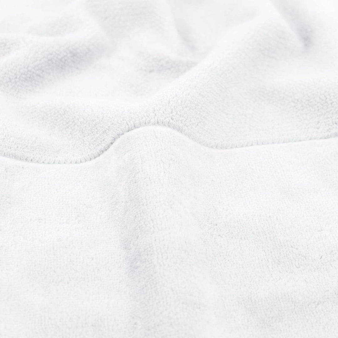 möve Bamboo Luxe Duschtuch 80 x 150 cm aus 60% Baumwolle / 40% Viskose aus Bambus-Zellstoff, snow 80