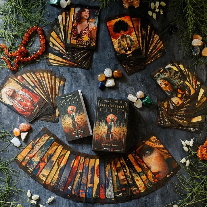 Bernsteinmond Tarot - 78 Tarotkarten und 80-seitiges Booklet, Karten