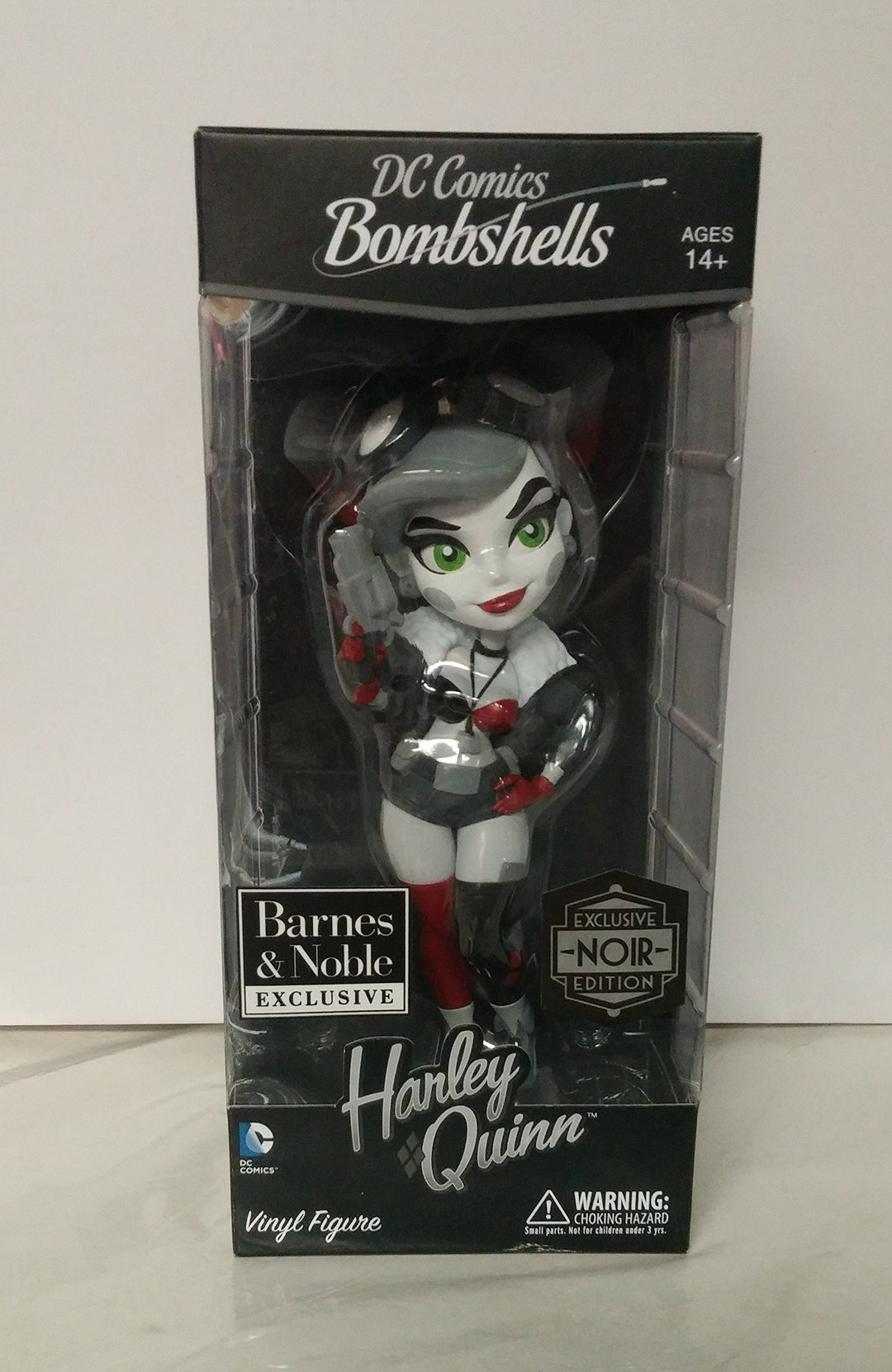 DC Comics Bombshells Harley Quinn Vinyl Figure B & N Exclusive Noir Edition
