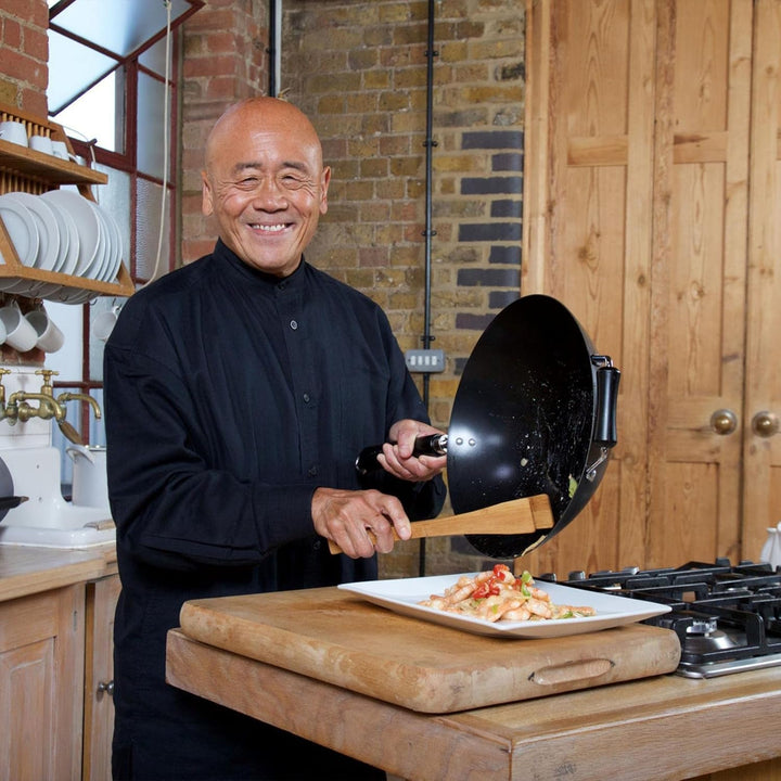Ken Hom Wok Set 13-tlg. Induktion aus Karbonstahl antihaftbeschichtet mit Glasdeckel - grosse Stielw