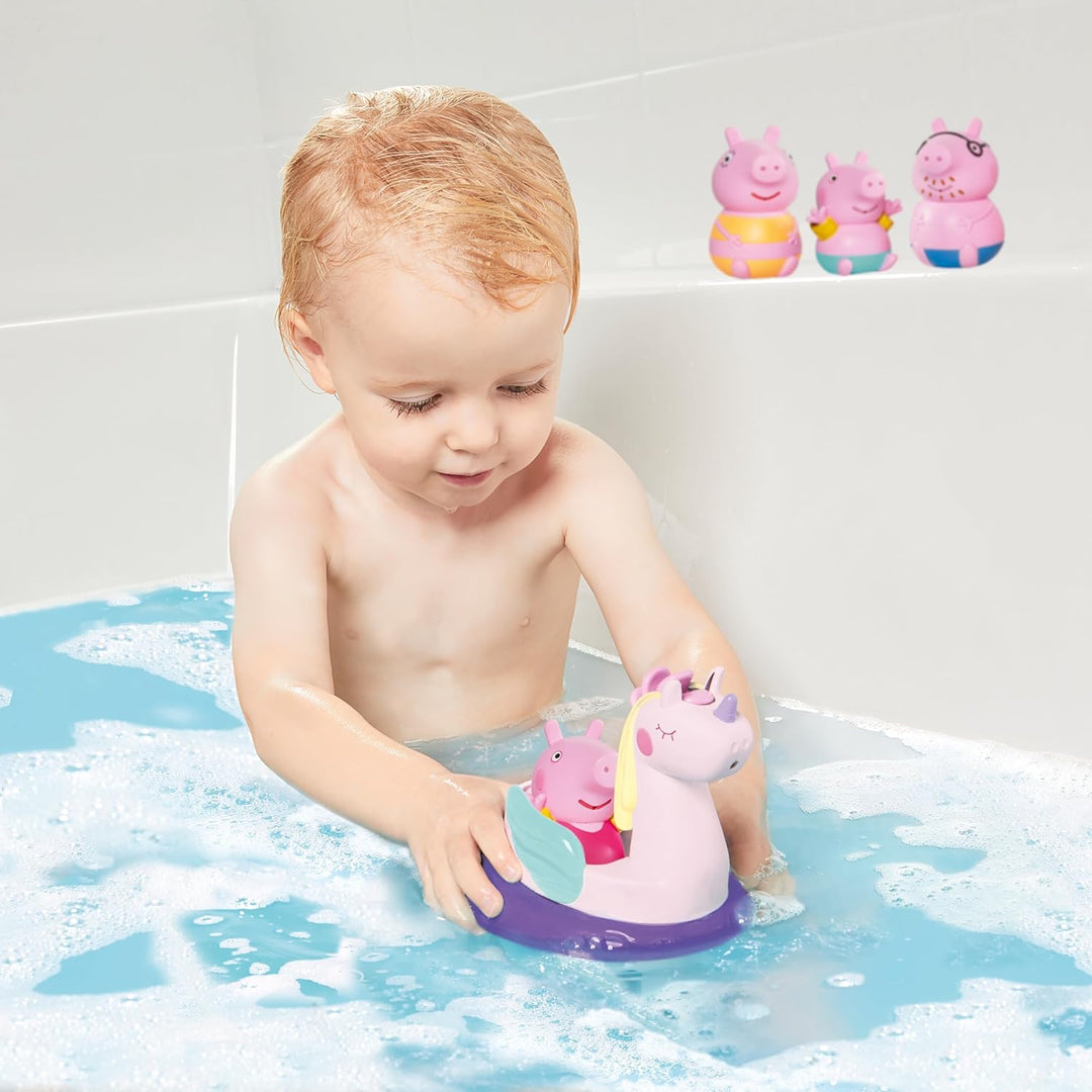 TOMY Toomies Papa Wutz, Mama Wutz, Peppa & George Badespritzer & Peppa's Einhorn, Baby-Badespielzeug
