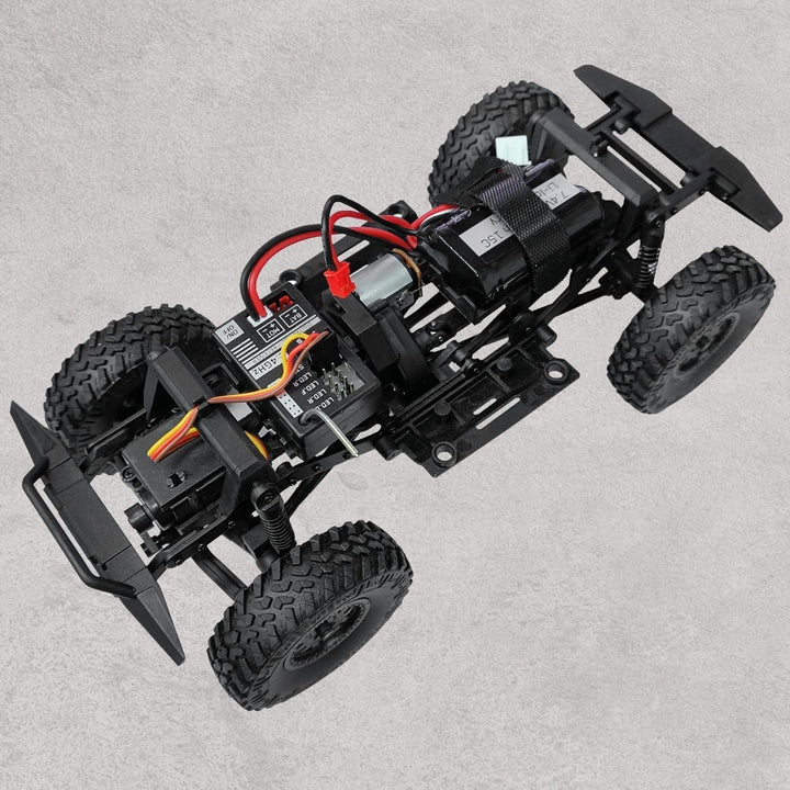 RACENT 1:24 4WD Off-Road RC Auto mit Metallkarosserie und hochwertigem Motor (Weiss), Weiss