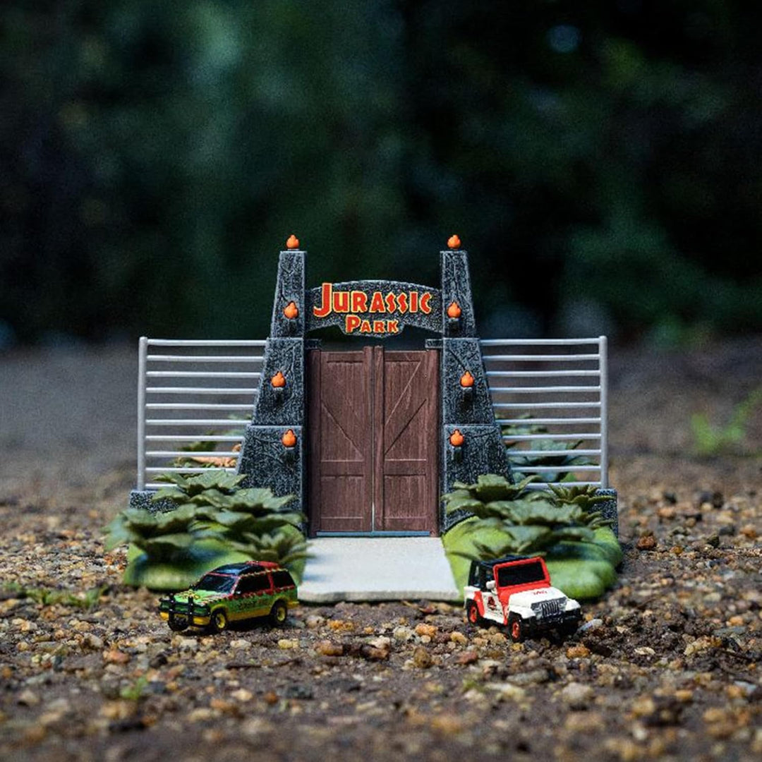 Nano Scene Jurassic Park 30th Anniversary Jurassic Gate Diorama w/ Two 4.2 cm Die-Cast Cars, Toys fo