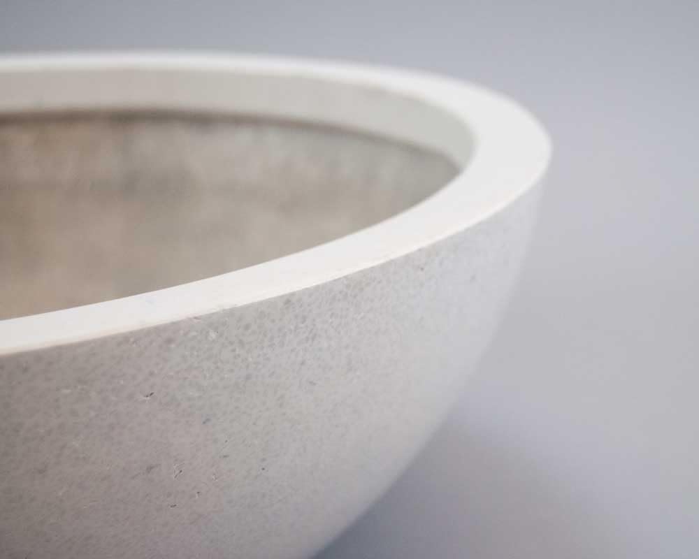 Eleganteinrichten Blumenkübel Fiberglas Schale D46xH16cm Perlmutt weiss.