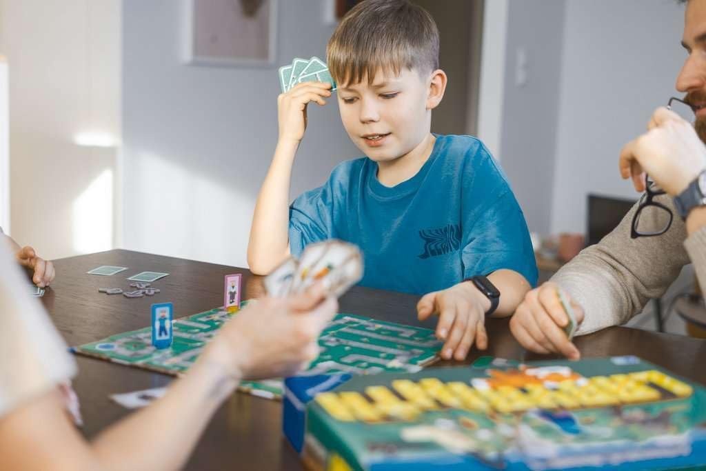 Ravensburger 24684 - Minecraft Labyrinth - Der Spieleklassiker für 2-4 Spieler ab 7 Jahren mit Chara