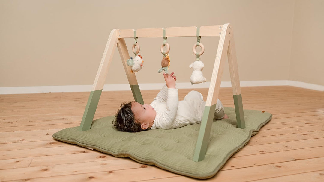 Little Dutch Baby Gym Spieltrapez Spielbogen Holz inkl. Anhänger grün - Little Farm