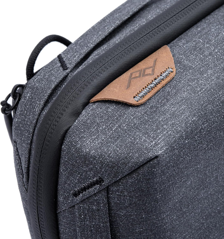 Peak Design Tech Pouch Charcoal Organizer-Tasche für Smartphones, Kabel etc. (Dunkelgrau)