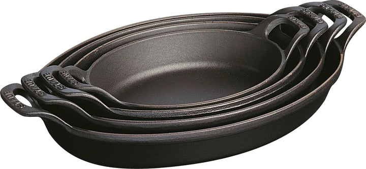Staub 40509-341-0 stapelbare Auflaufform, oval 28 cm, 1,6 L mit mattschwarzer Emaillierung im Innere