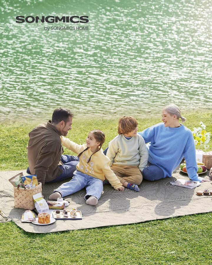 SONGMICS Picknickdecke, 300 x 200 cm, mit 4 Erdankern, gross, Campingdecke, für Park, Garten, Strand