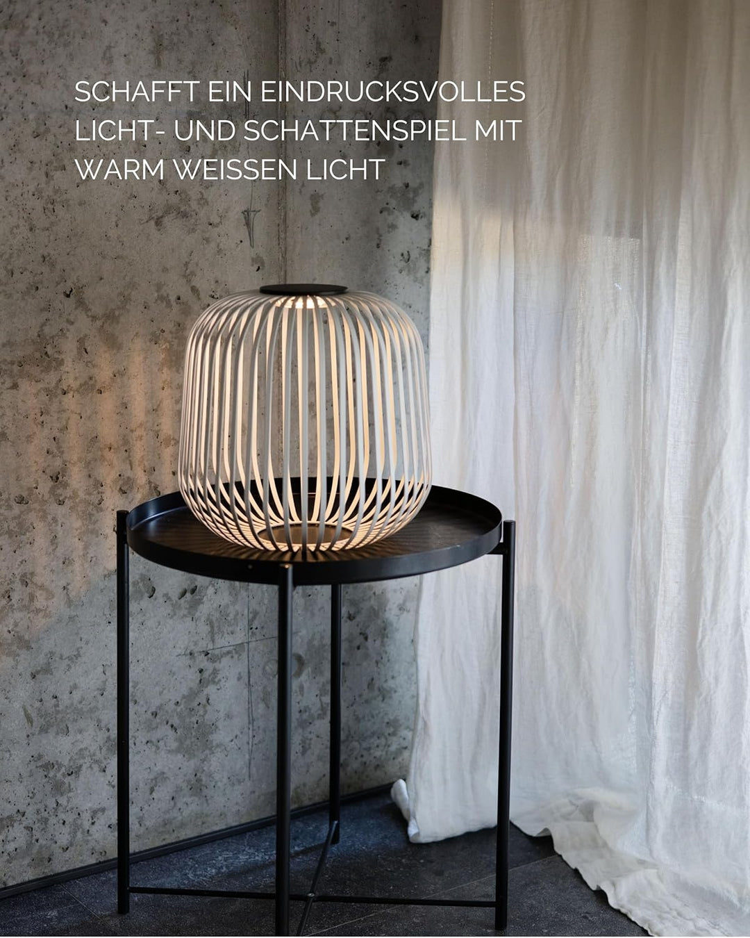 LUUK Studio Grosse LED Solarlampe für den Aussenbereich, kabellose Gartenlaterne in modernem Design,