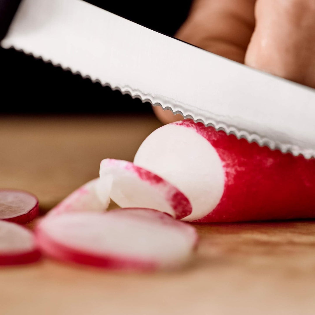 Victorinox Swiss Classic, Frühstücksmesser, Brötchenmesser, Scharfe Klinge, Wellenschliff, 11 cm, Ku