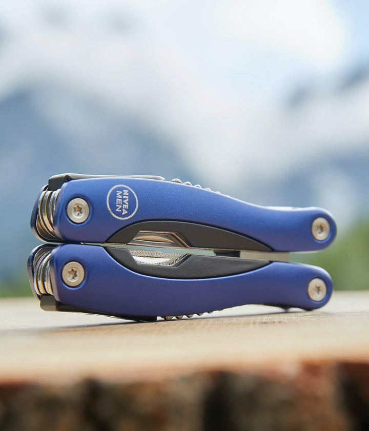 NIVEA MEN Multitool Promotion-Zugabe, hochwertiges Multiwerkzeug mit 8+2 Funktionen, 100% rostfreies