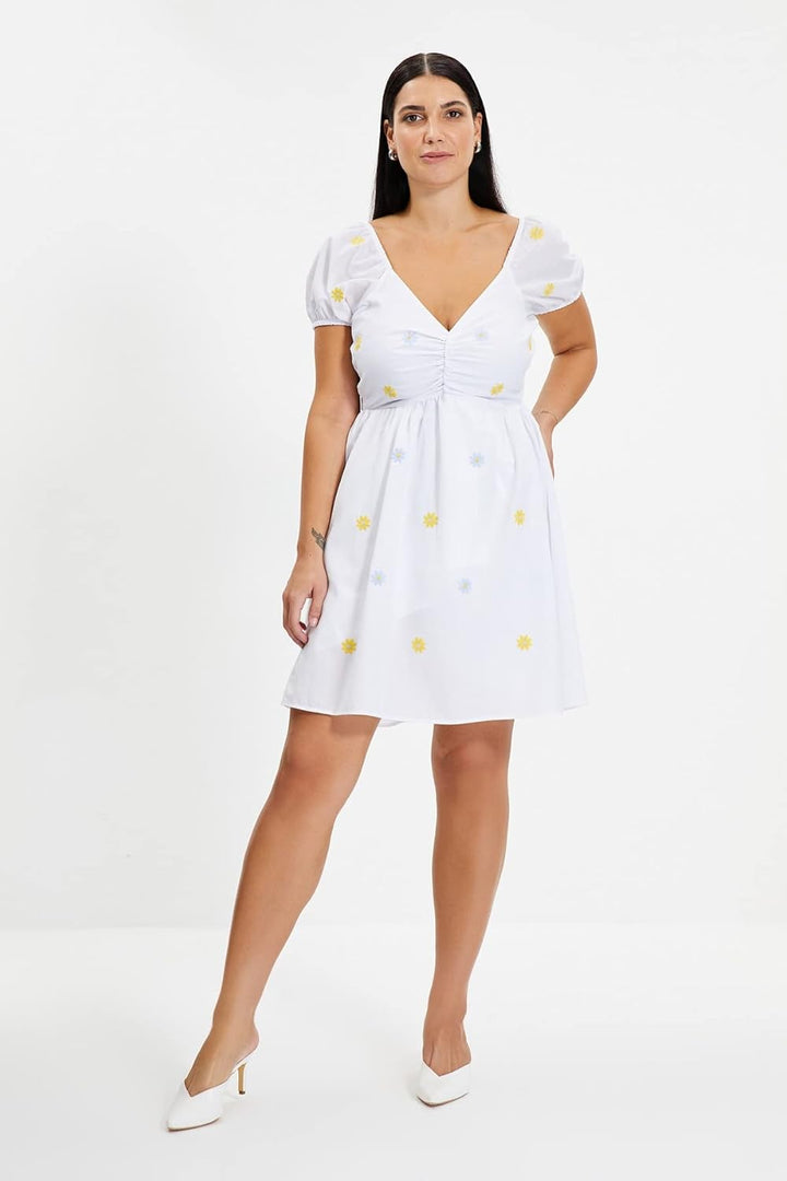 TRENDYOL Damen Weiss Gesticktes Volumenkleid Casual Dress 32 Weiss, 32 Weiss