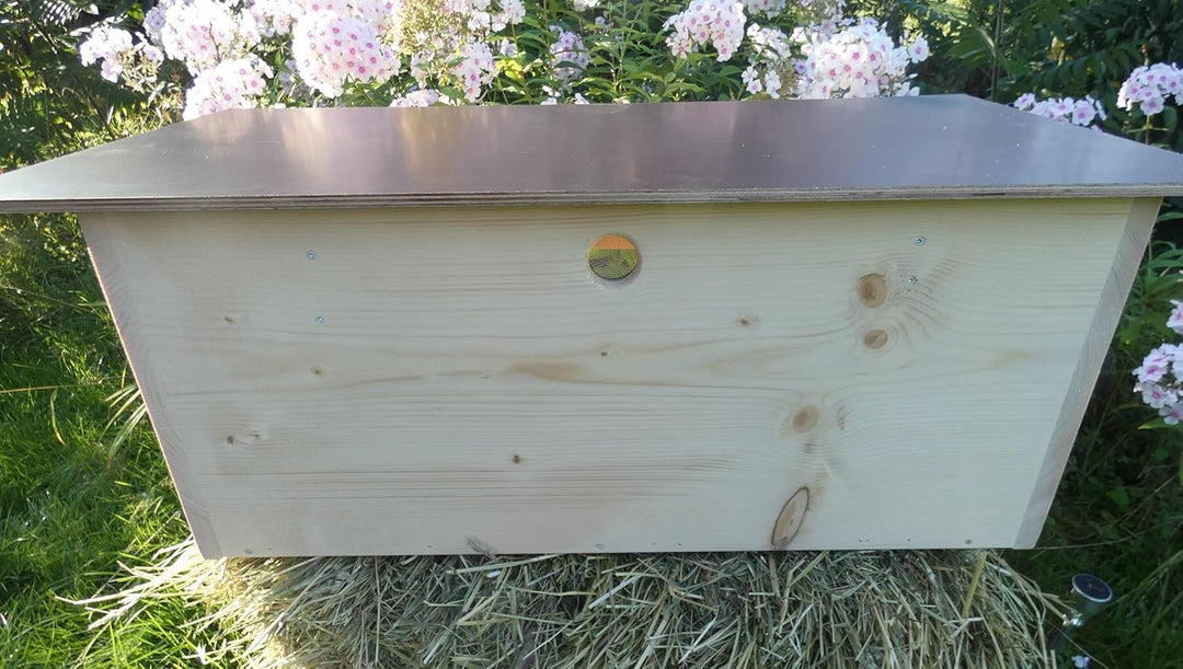 Igelfutterhaus mit Beobachtungsfenster 80cm x 40cm x 32cm Igelhotel 18mm Vollholz Witterungsbeständi
