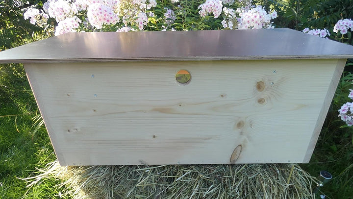 Igelfutterhaus mit Beobachtungsfenster 80cm x 40cm x 32cm Igelhotel 18mm Vollholz Witterungsbeständi