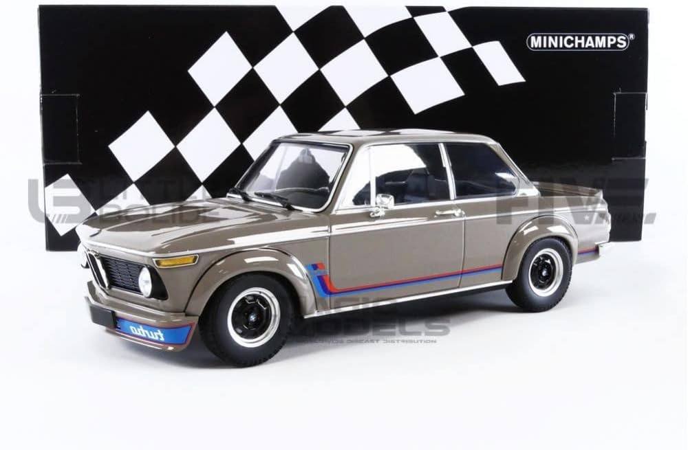 Minichamps - 155026205 Miniaturauto aus der Kollektion, Braun