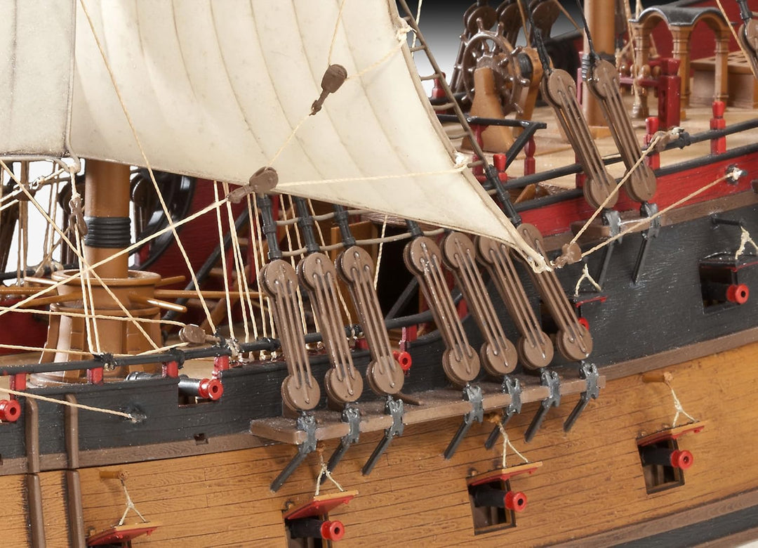 Revell Revell_05605 Modellbausatz Schiff 1:72 - Piratenschiff im Massstab 1:72, Level 5, originalget