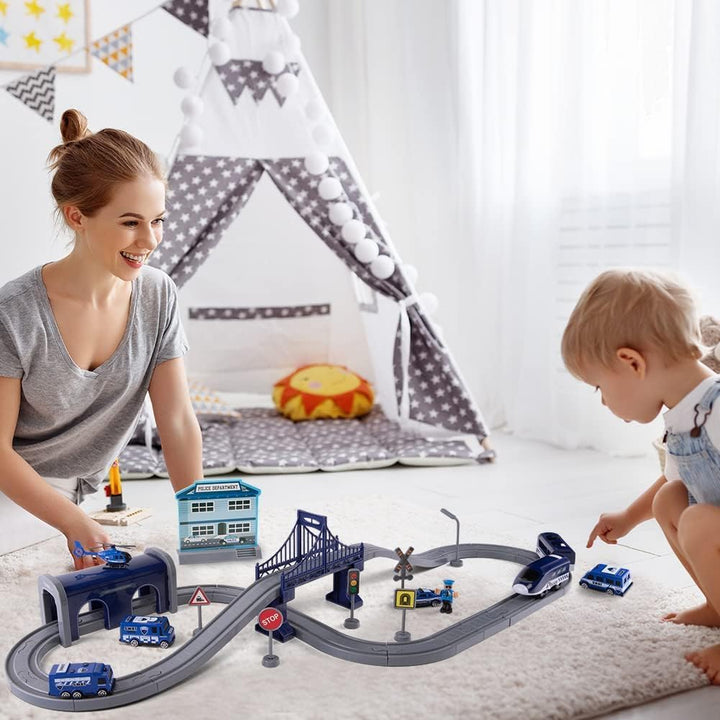 Autorennbahn Eisenbahn Rennstrecke Spielzeug ab 3 Jahr, Kinderspielzeug Elektrisch Autobahn Kompatib