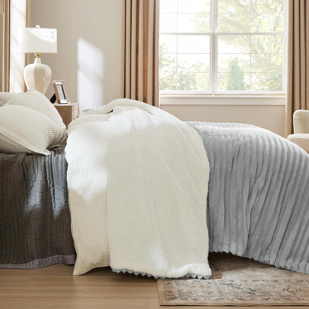 BEDSURE Sherpa Decke Hellgrau - Warme Dicke Kuscheldecke Flauschig, Sofadecke Couchdecke Winterdecke
