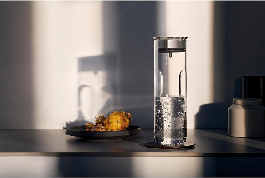 WMF Motion Wasserkaraffe 1,25l, Höhe 29 cm, Glas-Karaffe, Silikondeckel, CloseUp-Verschluss, Griffmu