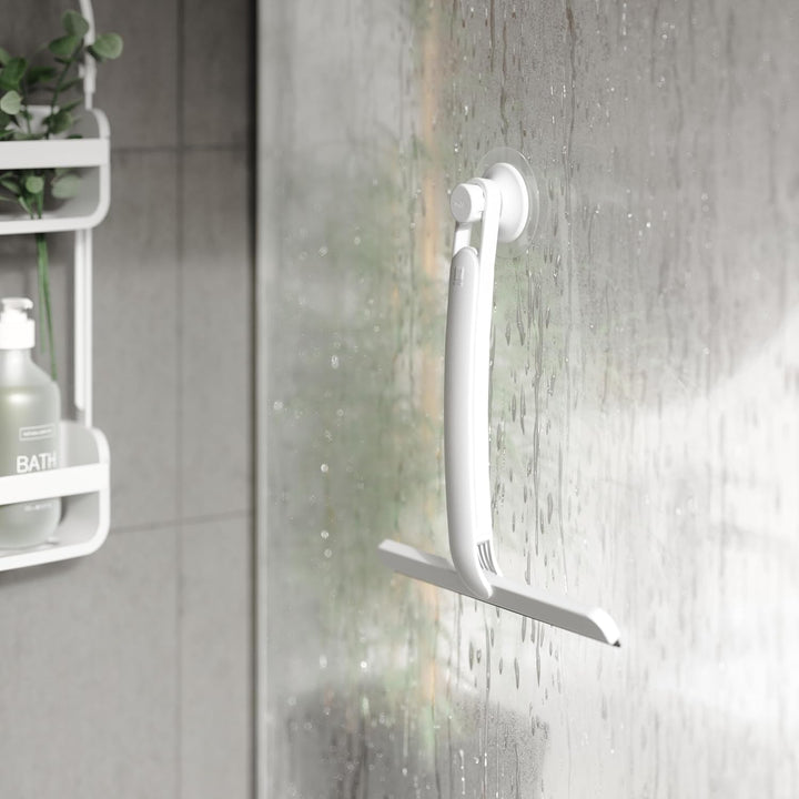 Umbra Flex Selbstklebender Duschabzieher für Badezimmerspiegel, Fenster oder Glaskabinen, Weiss