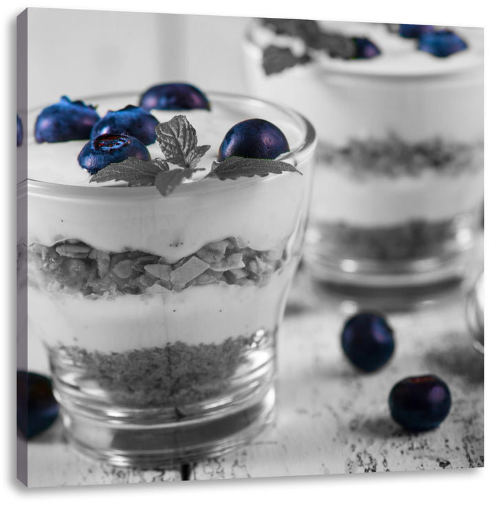Pixxprint Blaubeerjoghurt mit Müsli als Leinwandbild/Grösse: 70x70 cm/Wandbild/Kunstdruck/fertig bes