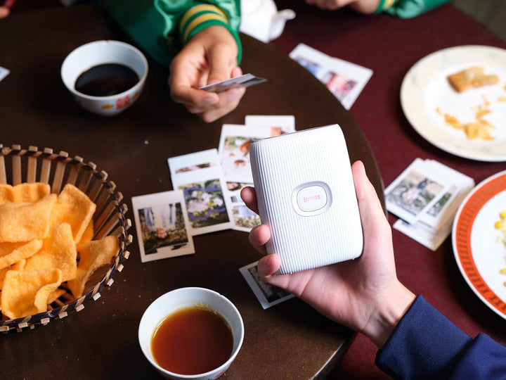 INSTAX Mini LINK2 Smartphone Printer, Clay White & Mini Film Heart Sketch Clay White Bundle mit Mini