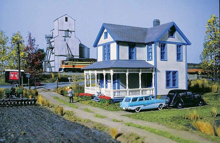 Walthers Spur H0 -- Bausatz Einfamilienhaus Aunt Lucy's