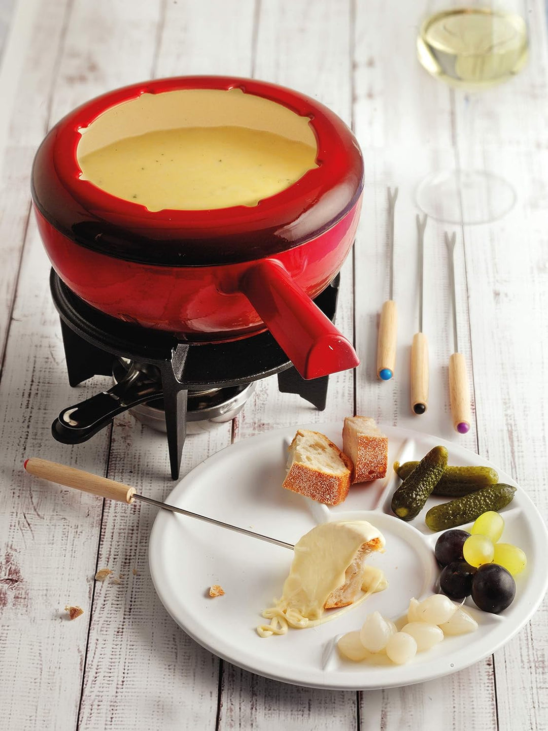 Spring Gusseisen Fondue Set rot | Ø 20 cm | mit 8 Fonduegabeln und Spritzschutz & VARTA Batterien Kn