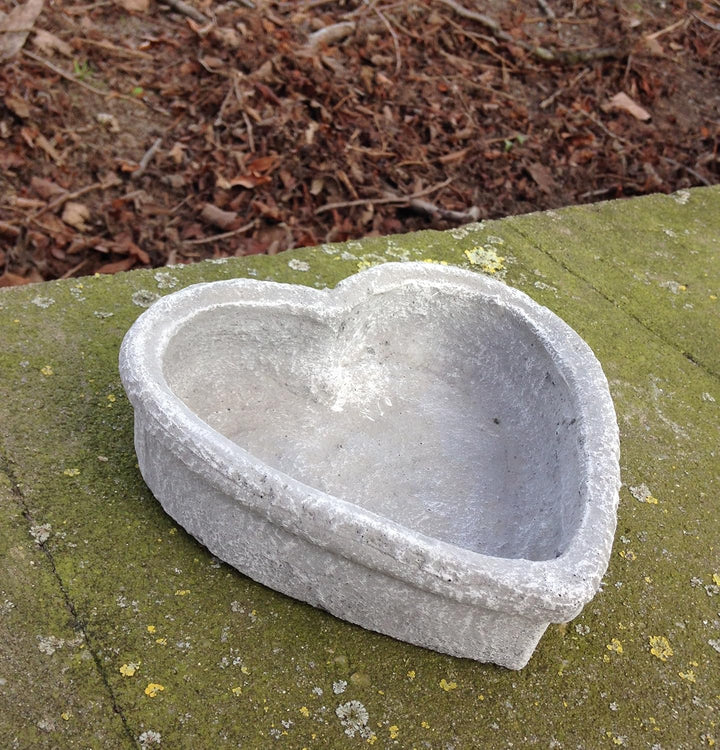 Garten Deko Pflanzschale Herz *, massiver Steinguss, frostfest bis -30°C