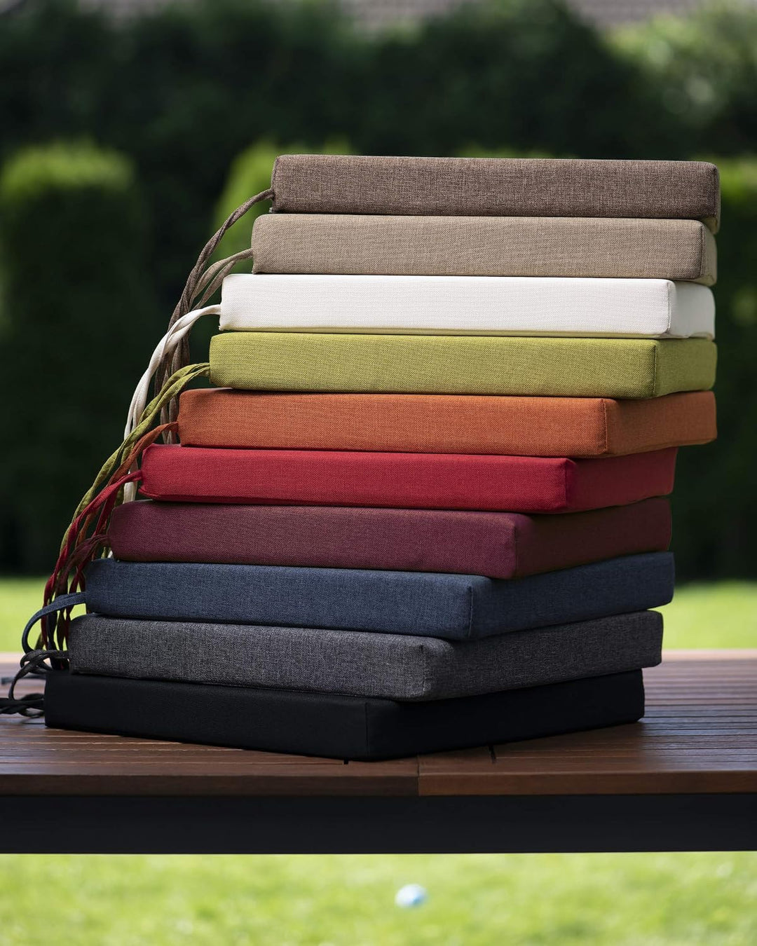 sunnypillow 4er Set Stuhlkissen mit Bindebänder - 40 x 40 x 3 cm - Sitzkissen Outdoor für Stühle/Bän
