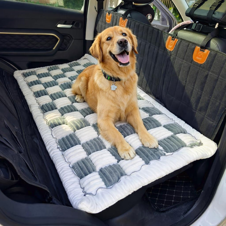 Hundematte Auto Rückbank 63×137 cm – Maschinenwaschbar, rutschfeste Hundedecke fürs Auto, Dicke PP-W