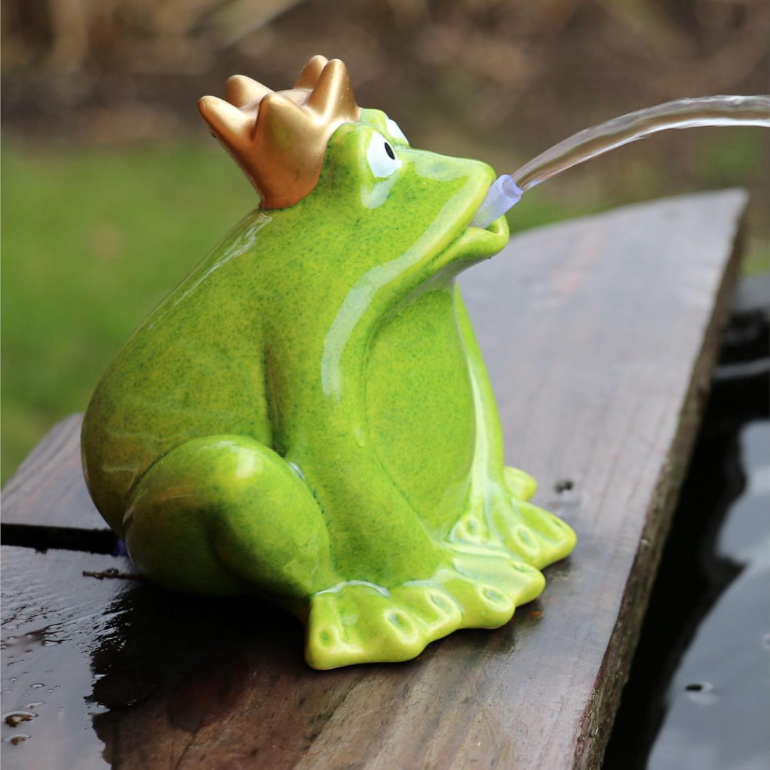 Storm's Gartenzaubereien Wasserspeier Frosch 12cm mit Solarpumpe aus Keramik für Miniteich - Balkon