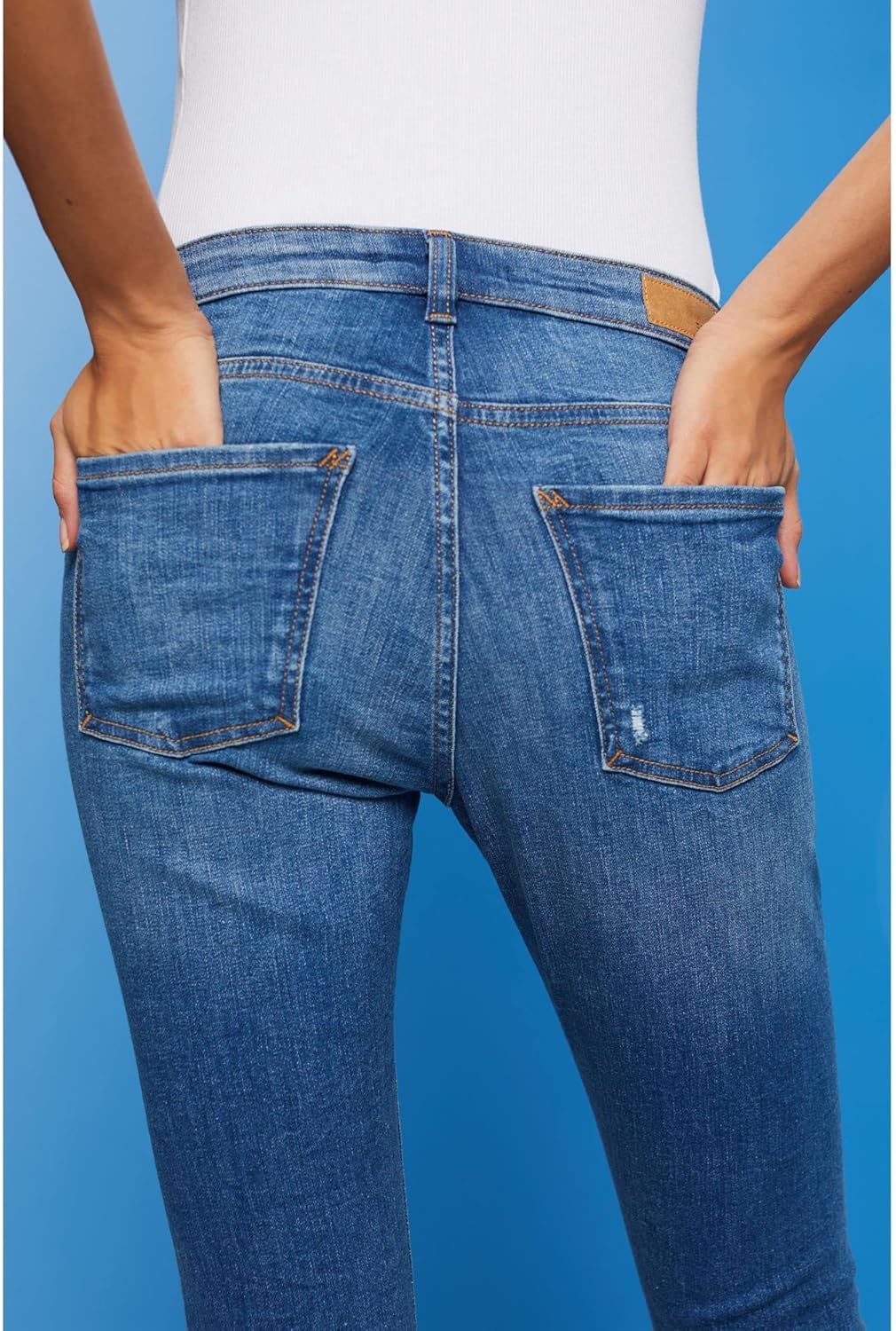 edc by Esprit Verkürzte, schmal geschnittene Jeans in Used-Optik 24W / 30L 902/Blue Medium Wash, 24W