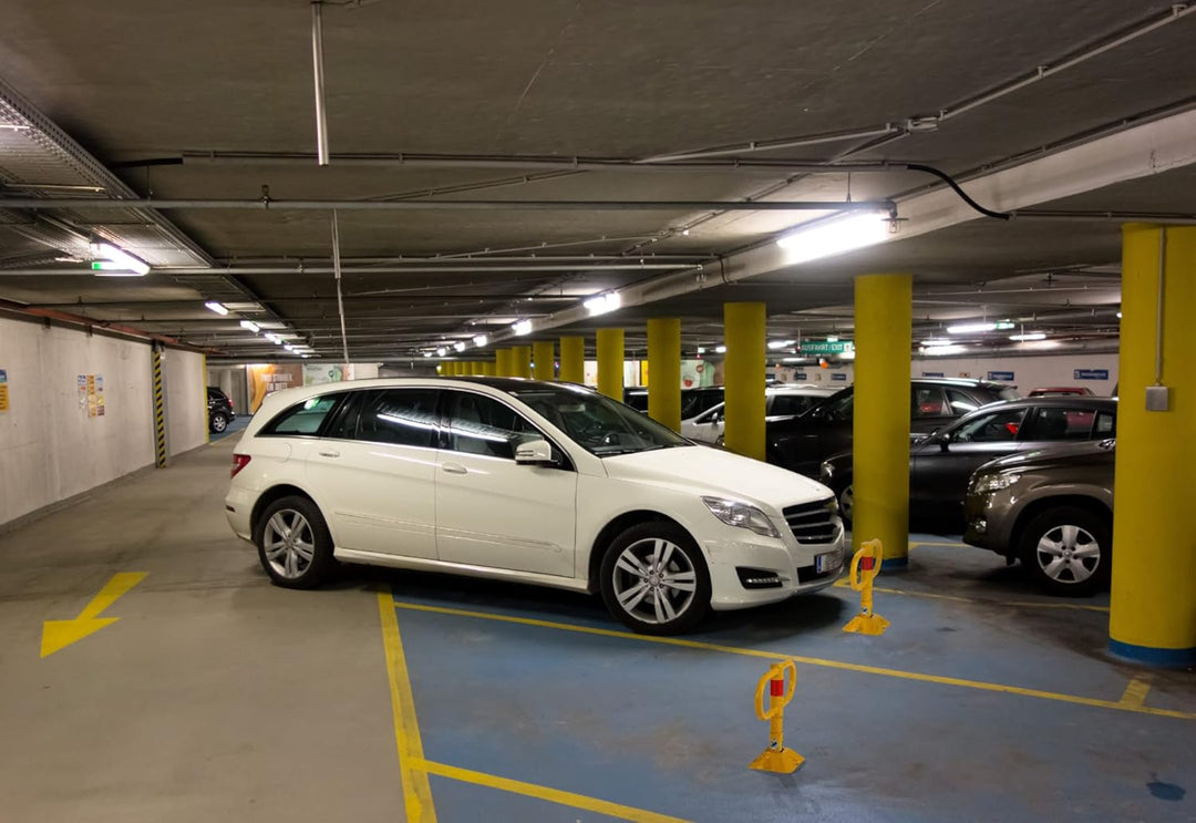 Stagecaptain PPS-47XL Parkplatzschloss - Stationäre, klappbare Parkplatzsperre für Parkplätze - Absc