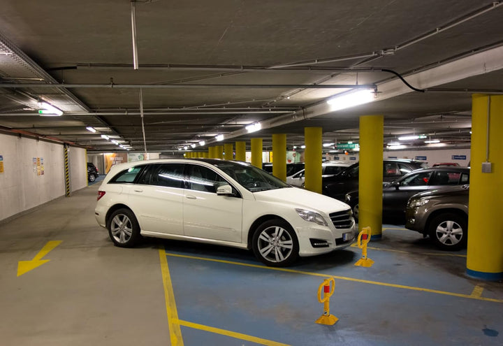 Stagecaptain PPS-47XL Parkplatzschloss 10x Set - Stationäre, klappbare Parkplatzsperre für Parkplätz