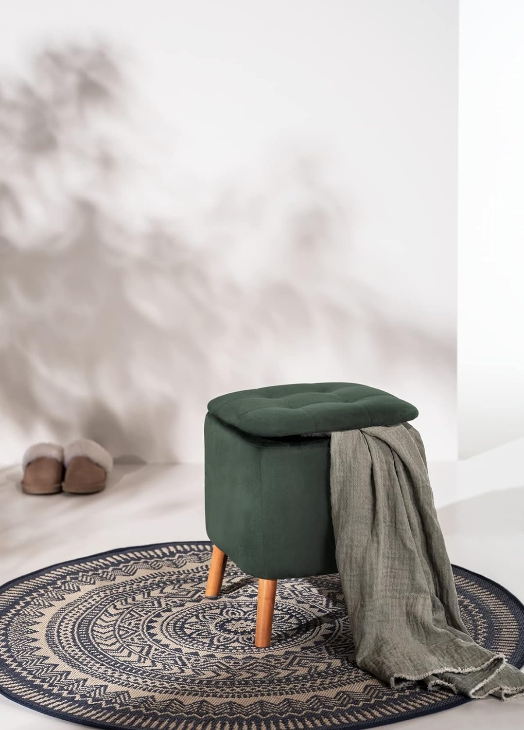 WENKO Hocker mit Stauraum grün [Edles Design] Sitzhocker mit Stauraum - Fusshocker mit stabilen Holz