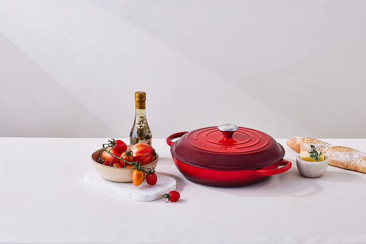 Le Creuset Signature Gusseisen Gourmet-Profitopf, Rund, Ø 30 cm, 3,5 l, Für alle Herdarten inkl. Ind