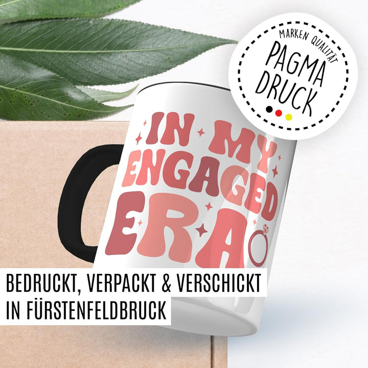 Verlobung Tasse mit Spruch – Geschenk In my engaged Era – Kaffeetasse 330ml aus Keramik – Paar Liebe